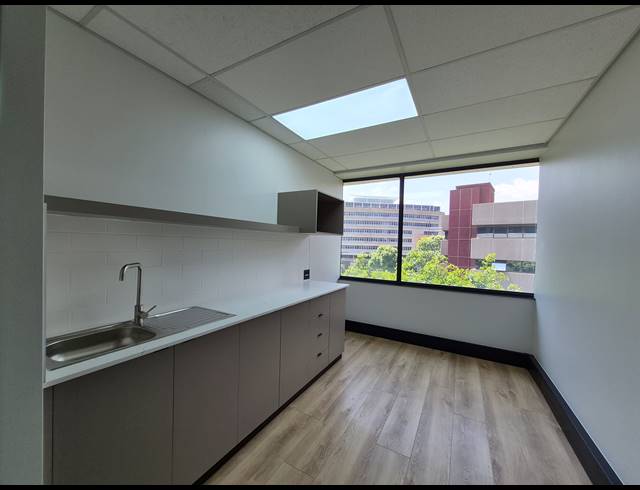 214M² OFFICE TO LET IN SANDOWN